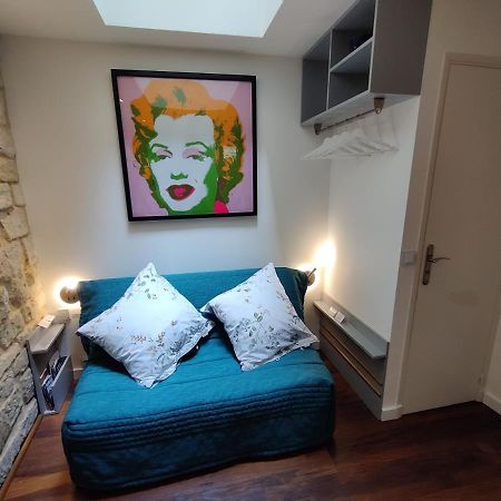 Romantic Tiny House Inside Montmartre 파리 외부 사진