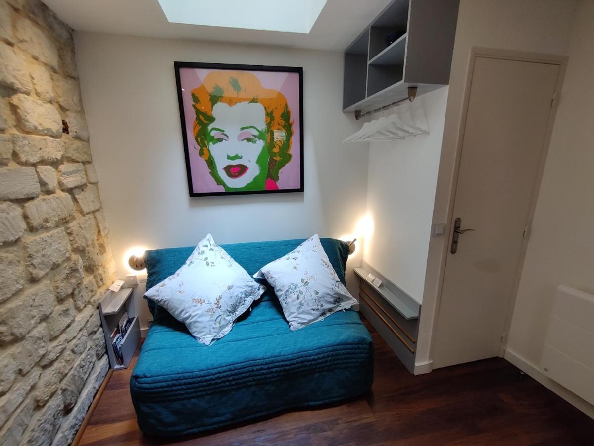 Romantic Tiny House Inside Montmartre 파리 외부 사진
