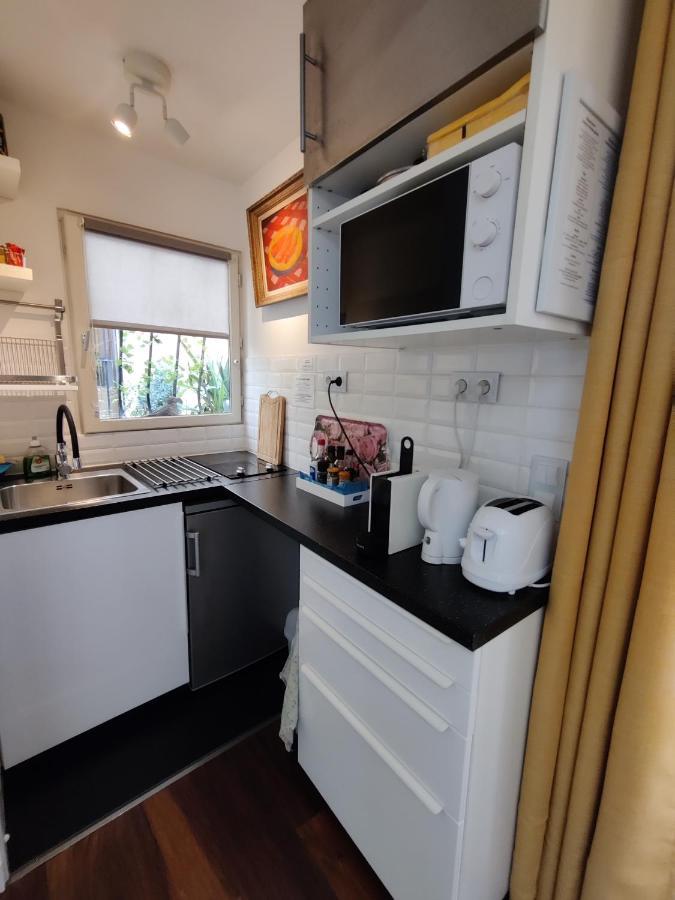 Romantic Tiny House Inside Montmartre 파리 외부 사진
